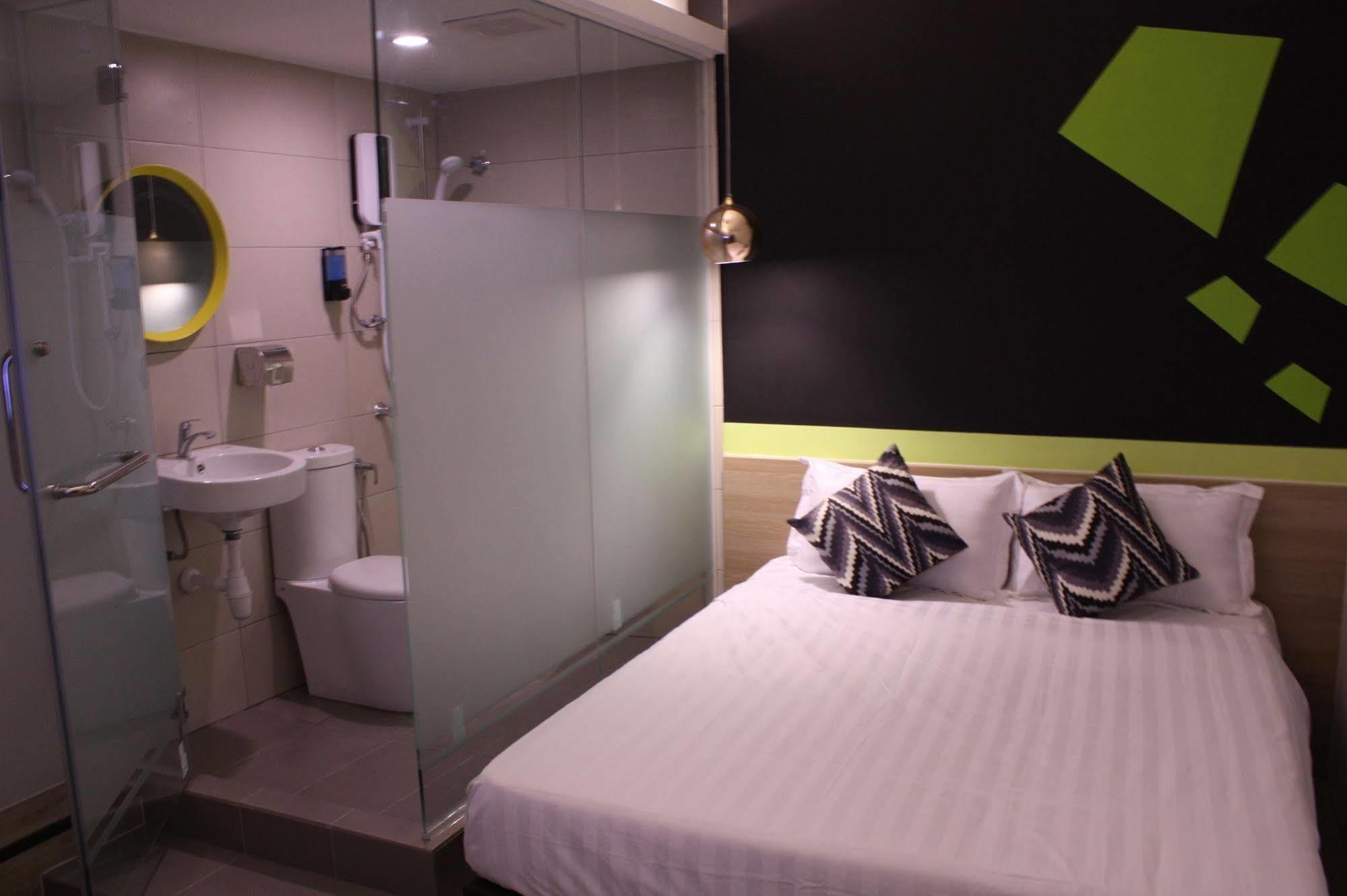 Dejaya Boutique Hotel Kuchai Lama Куала Лумпур Екстериор снимка